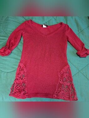 Deb Raspberry Knit V-Neck Top with Crochet Hem!!